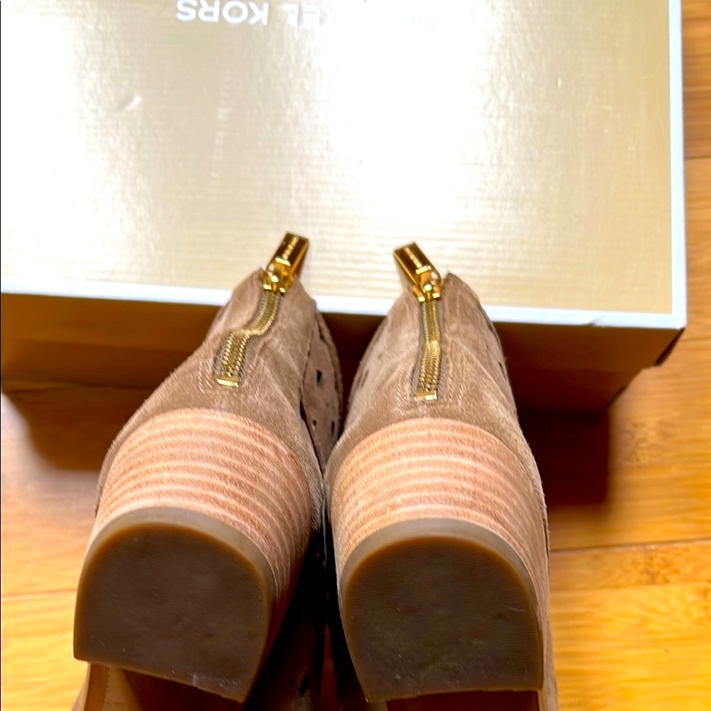 Michael Kors suede booties - Picture 7 of 8